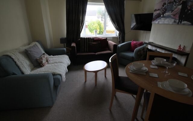 Green Meadow 2 Bed Apartment by Cardiff Holiday Homes