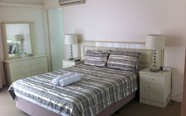 Zenith Ocean Front Apartments