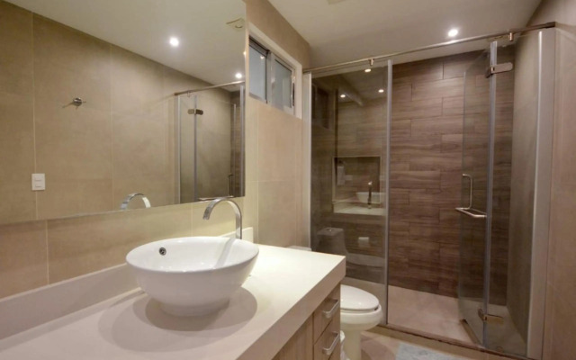 LUXURY APARTMENT STEPS FROM 5TH AV. By YEAH