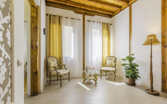 Oriente Palace Apartments