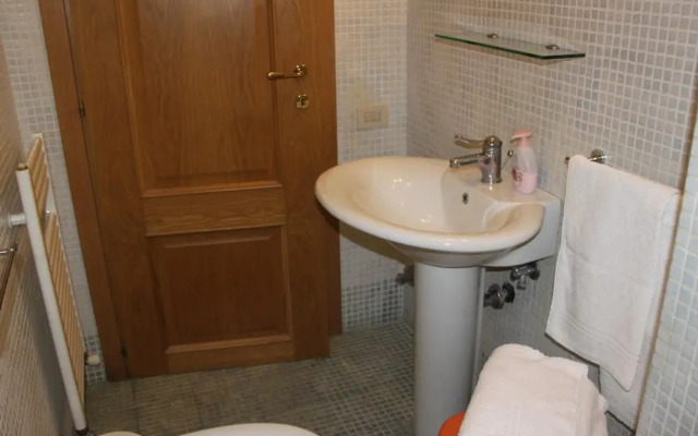 Restful Farmhouse with Pool near Forest in Vinci