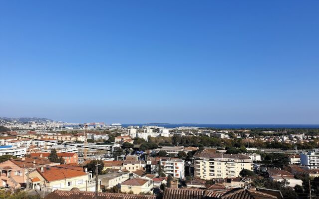 Beau 2 pièces - vue panoramique sur mer