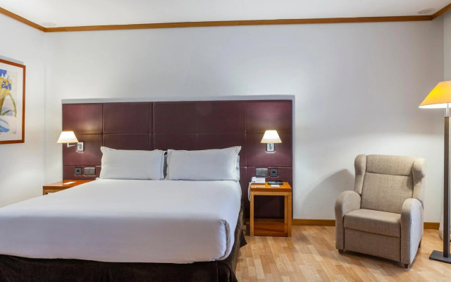 Отель Senator Parque Central