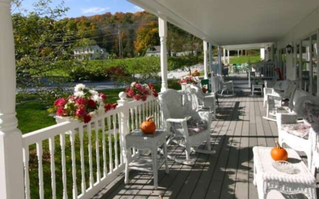 1896 House Country Inn - Barnside Inn