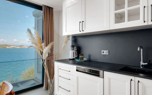 Luxury Waterfront House 9 min to Yalikavak Marina