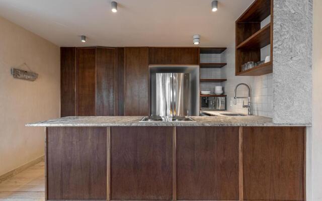 307 Amazing jungle view apartment.