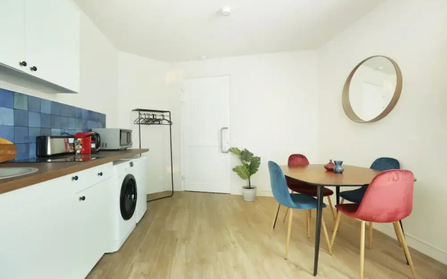 Apartment Exposition Center