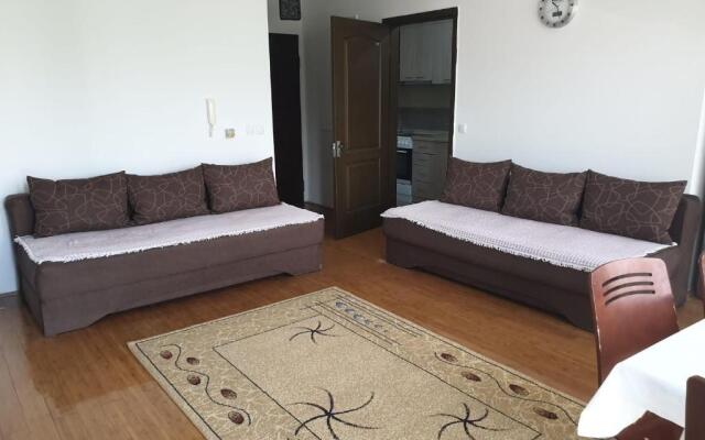 Lüx Living Apartment with 3 Rooms