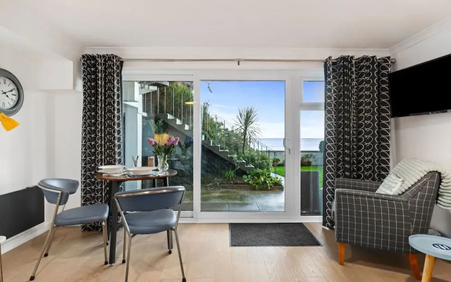 2 Beach Court - Direct Beach Access Sea Views