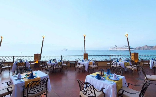 Villa del Arco Residences