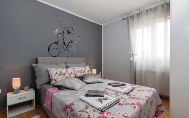 Stunning Home in Pula With Wifi and 4 Bedrooms