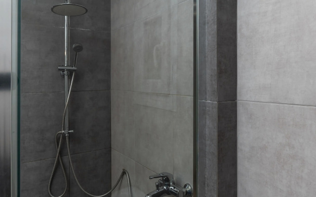 Cozy Deck Roof Apt at the Foothills of Acropolis