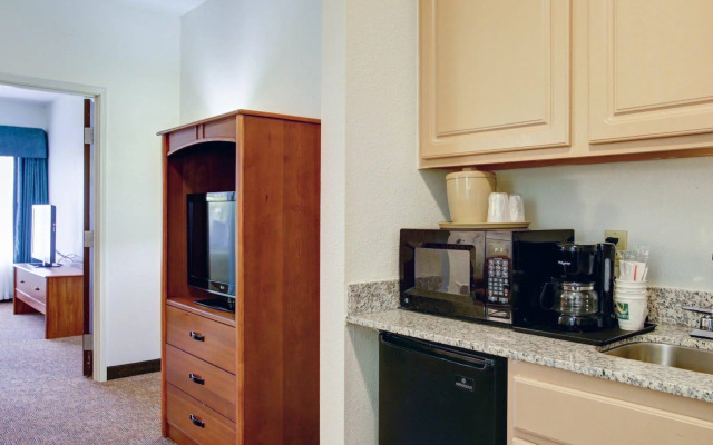 Quality Inn & Suites Airport