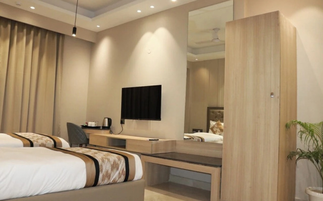 Infinity Stays - Hotel Near Medanta