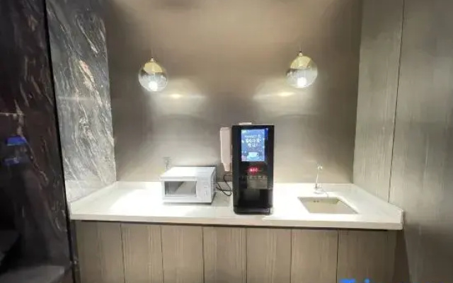 Xinzitan Business Hotel