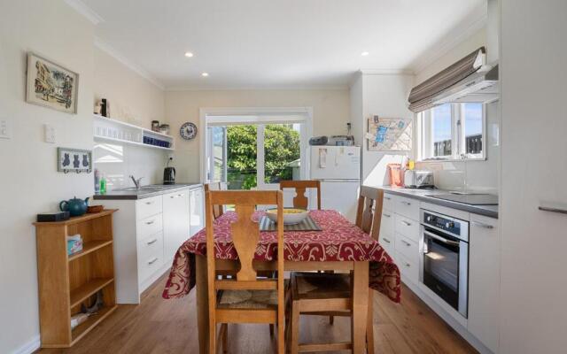 Le Solterre - Akaroa Holiday Home