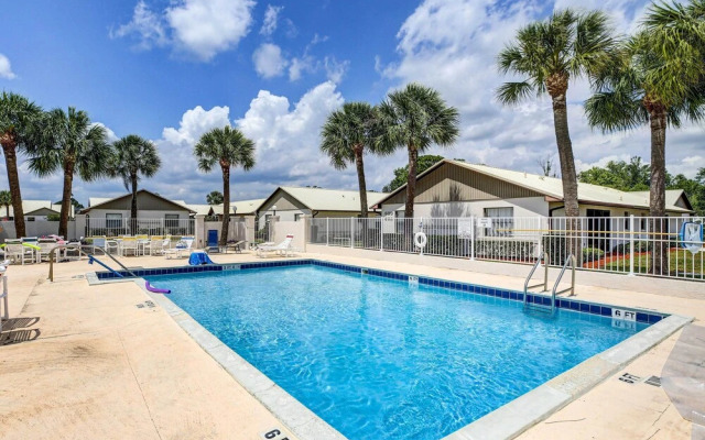 Screened Patio & Grill at Sebring Resort Community