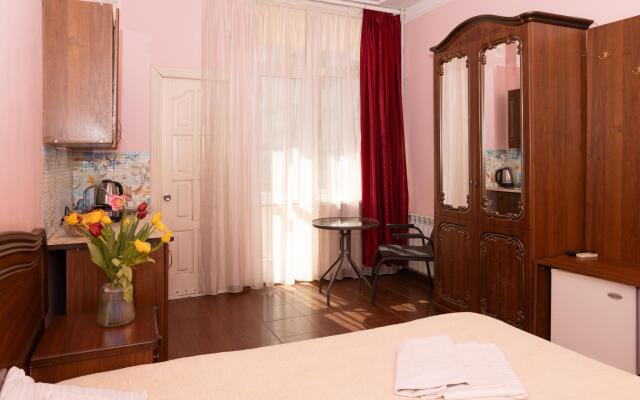 Leo Grand Guest house