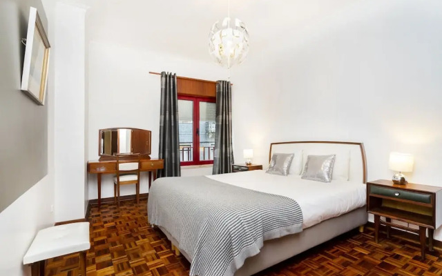 Damasceno Large Apartment