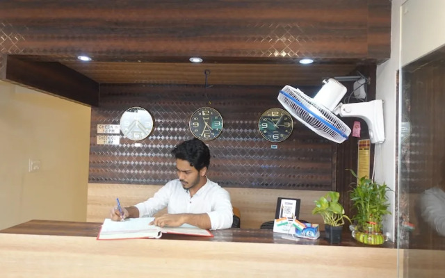 Hotel Wind Flower Regency - Near Kokilaben Hospital