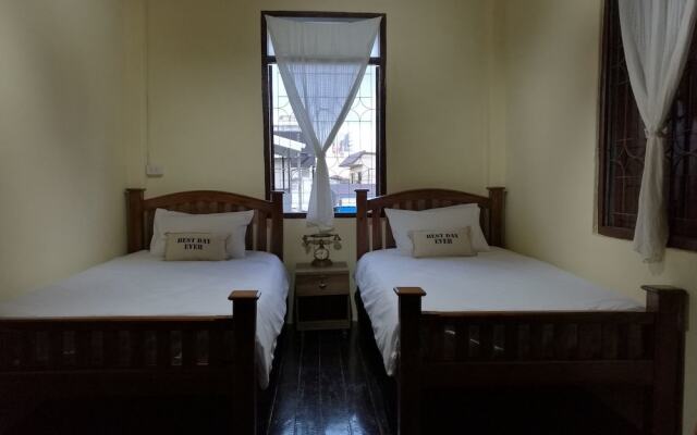 2496 Oldtel Bed & Cafe