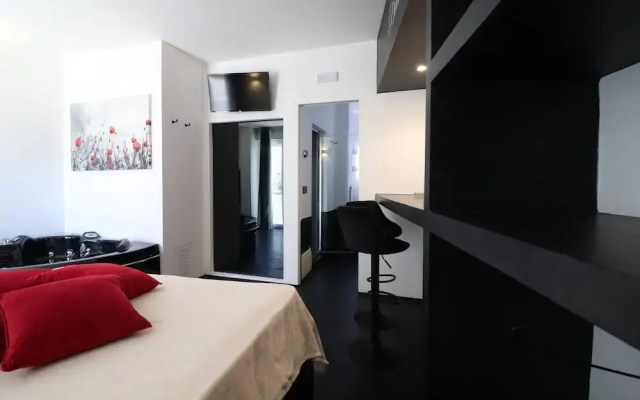 Black&white Otranto Suite