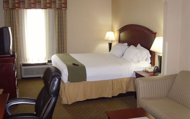 Holiday Inn Express And Suites Bentonville