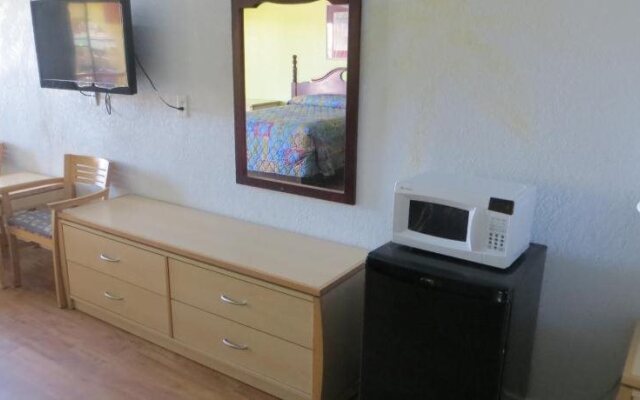 Mustang Inn & Suites