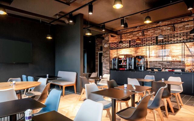 Ibis Styles Valenciennes Petite Foret