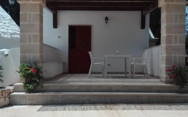 Trulli Stella, Mimosa & Porta Blu - 3 individual Luxury Trulli Villas with private pools and gardens