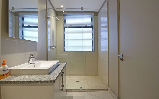 Cape eazi stayz Acc Odyssey