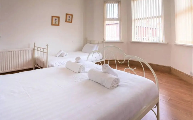 Charming 4-bed, Pet Friendly House in Liverpool