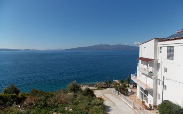 Hotel Erioni
