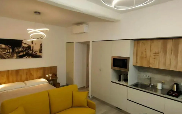 Unique 4 Storey House on Naviglio 4Bd, 4Bt
