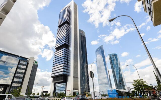 Charming Paseo de La Castellana