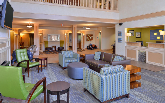 Holiday Inn Express & Suites St Joseph by IHG