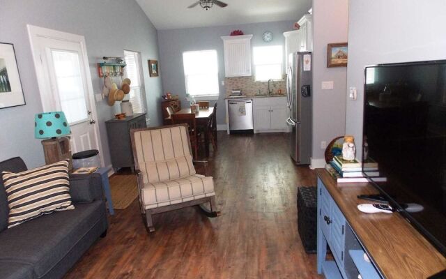 7 Palms - 2 Br Home