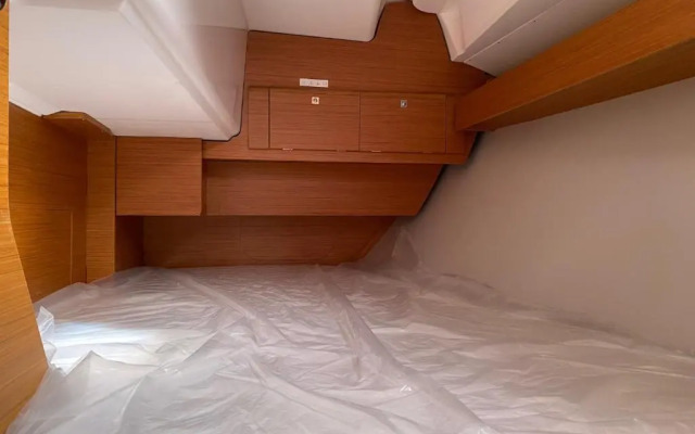 TROIA - Veleiro em marina