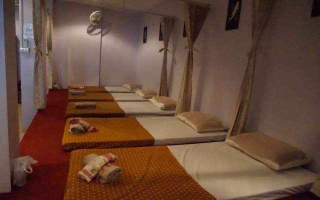 Number 1 Guesthouse & Restaurant