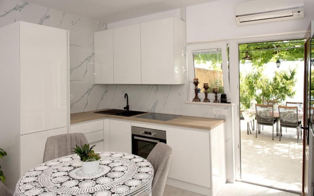 Apartment Nina - sea view family apartments A1Donji Celina Zavode, Riviera Omis