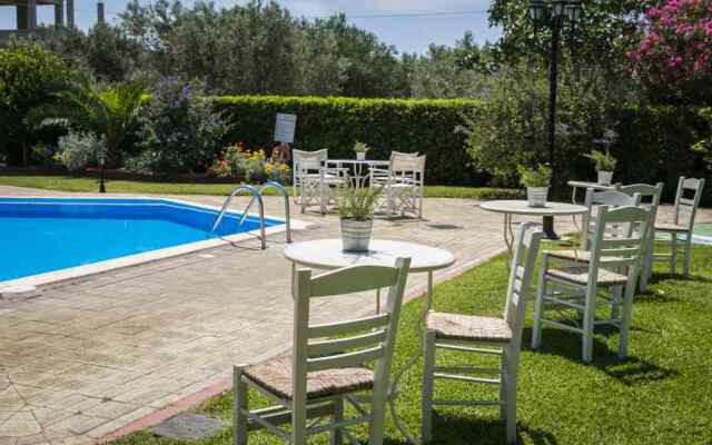 Dendrolivano Studios & Apartments