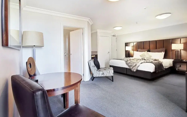 Modern Spacious Town Center Unit with Lake View