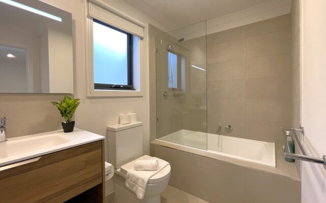 Casey Green Townhouse by GoodLive