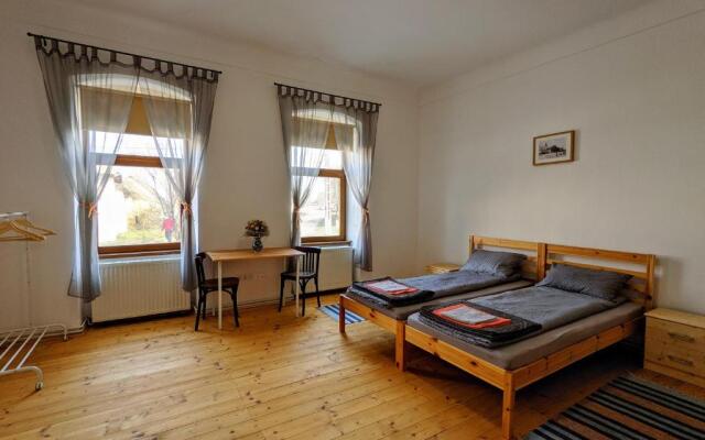 Gästehaus Honigberg next to the Fortified Church of Harman