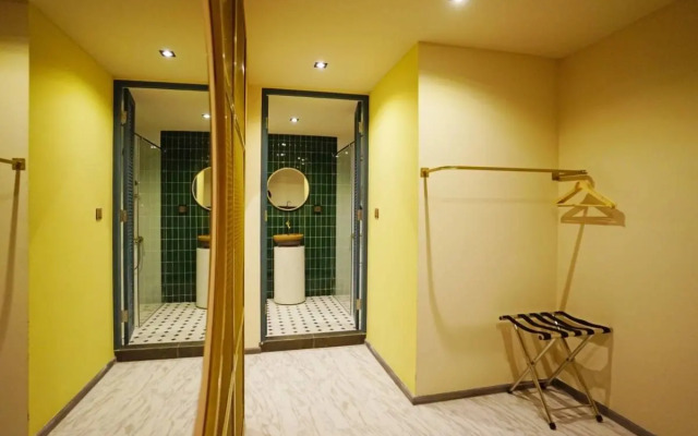 4 Monkeys Hotel