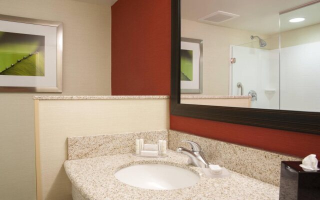 Courtyard Milwaukee Airport