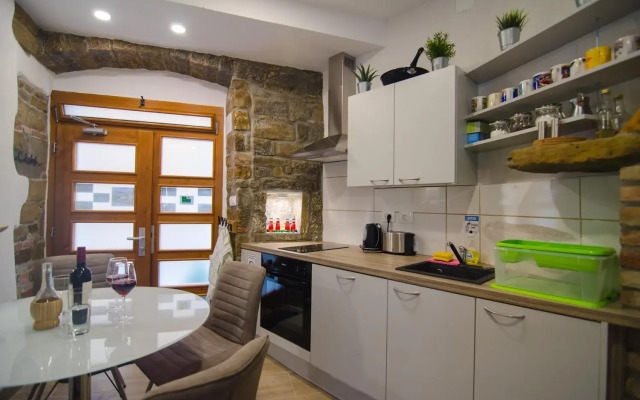 Traditional Piran studio