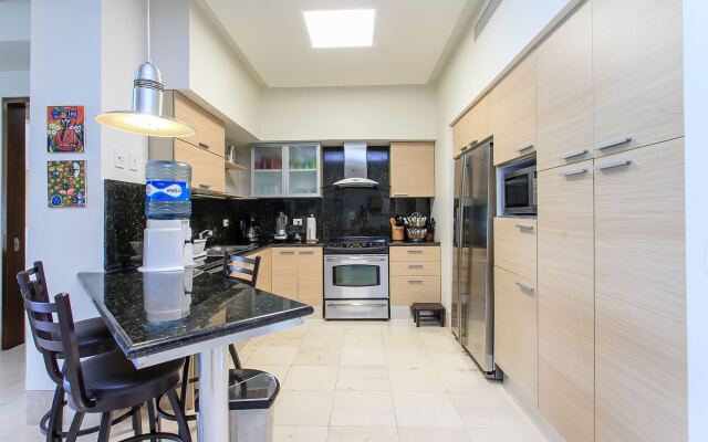 Okol Paraiso by Riviera Rentals