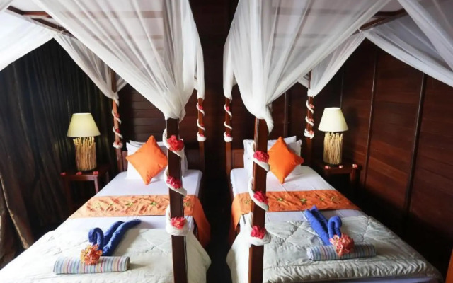 Bastianos Lembeh Dive Resort