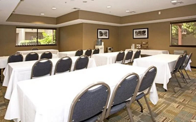 Best Western Plus Wine Country Inn & Suites